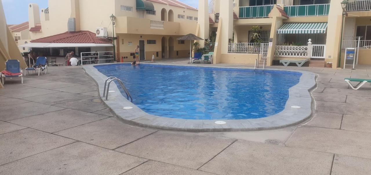 Mareverde Vista Mare Con Tres Piscinas 아데제 외부 사진