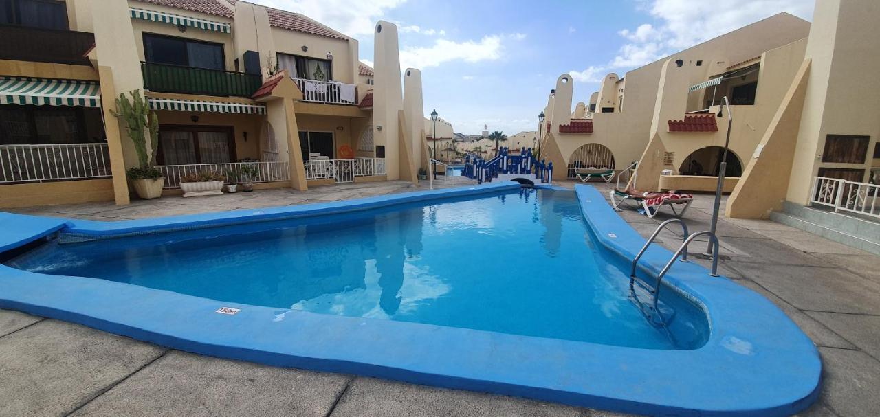Mareverde Vista Mare Con Tres Piscinas 아데제 외부 사진