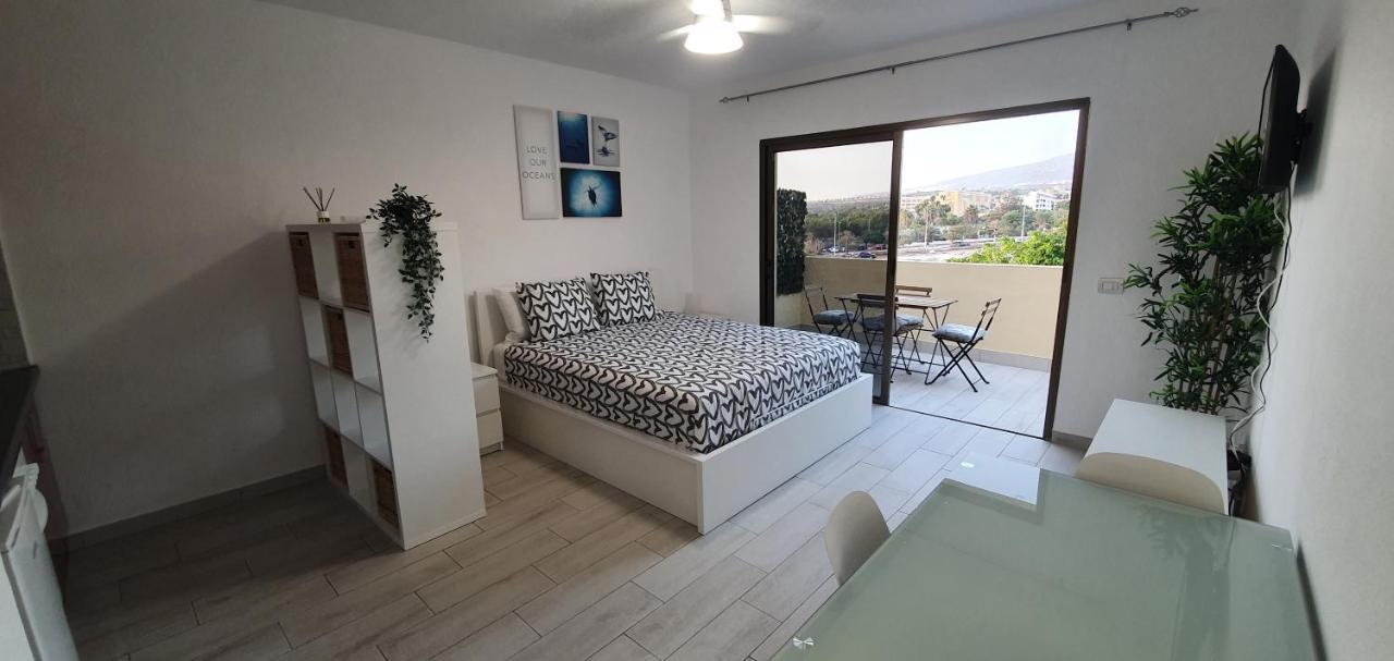 Mareverde Vista Mare Con Tres Piscinas 아데제 외부 사진
